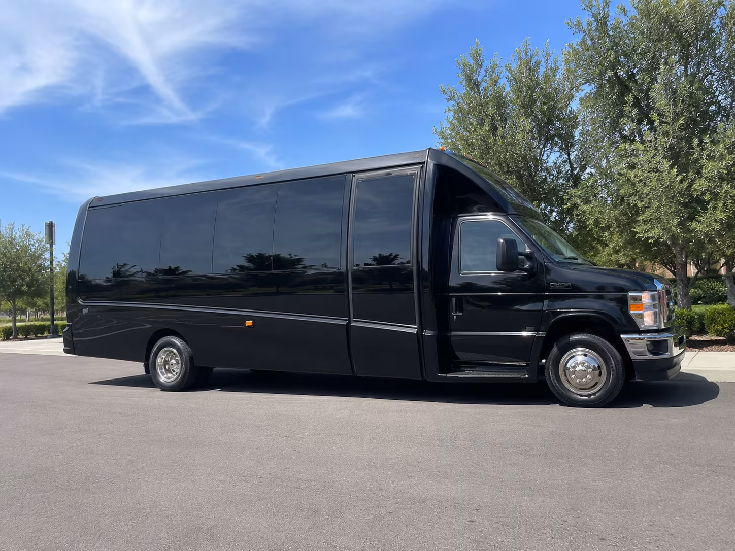 got 30 seconds get wedding bus pricing for salinas right now