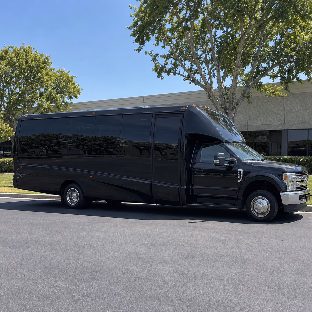 santa cruz bus rentals